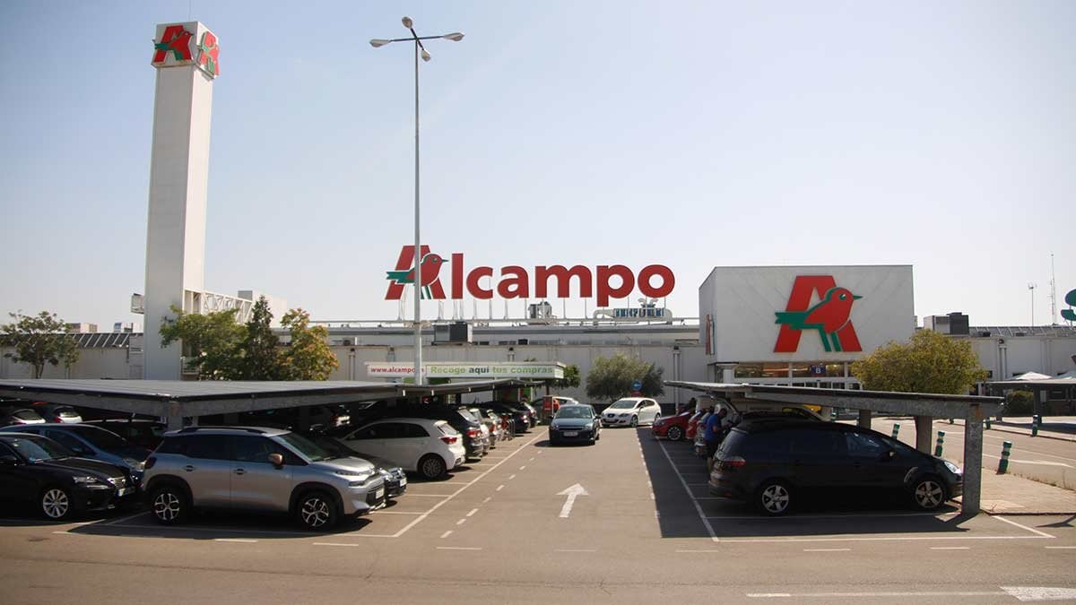 Alcampo will not close supermarkets in Aragon but will readjust templates