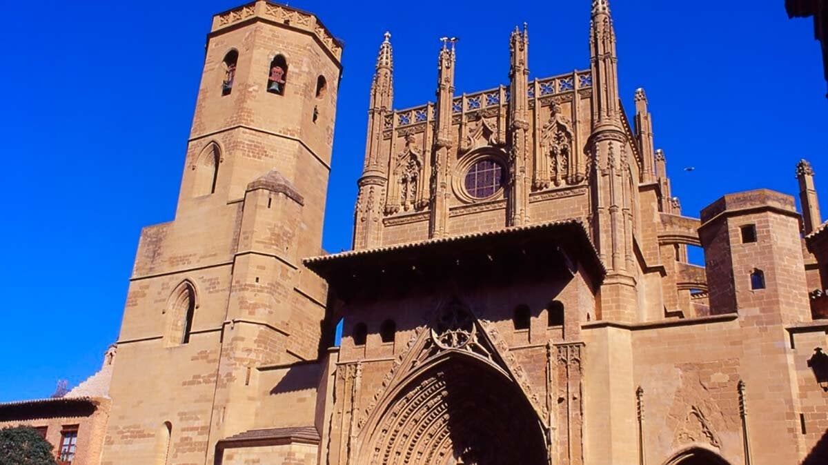 From the stars to basil: the quiet capital of the north that combines culture and celebration at the foot of the Pyrenees
