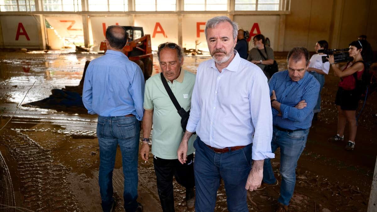 Azcón defends his delay after the flood: “I was at a wedding and I don’t have a falcon to return”