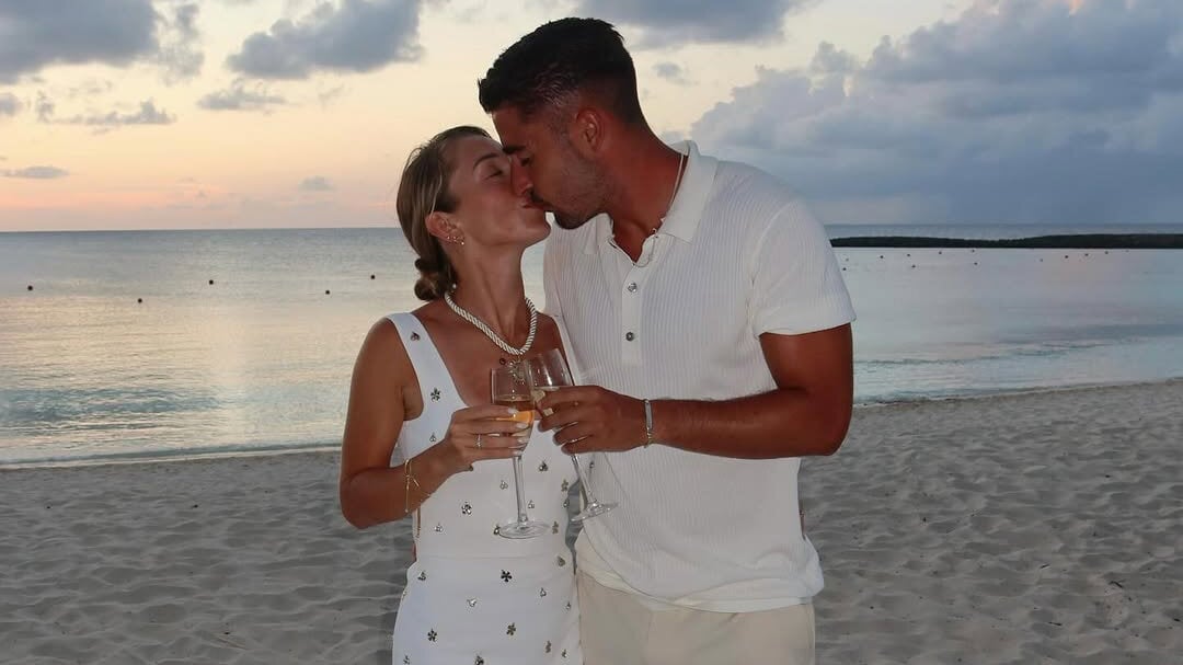 The romantic ‘Yes, I want’ by Toni Moya in Bahamas during the holidays of Real Zaragoza