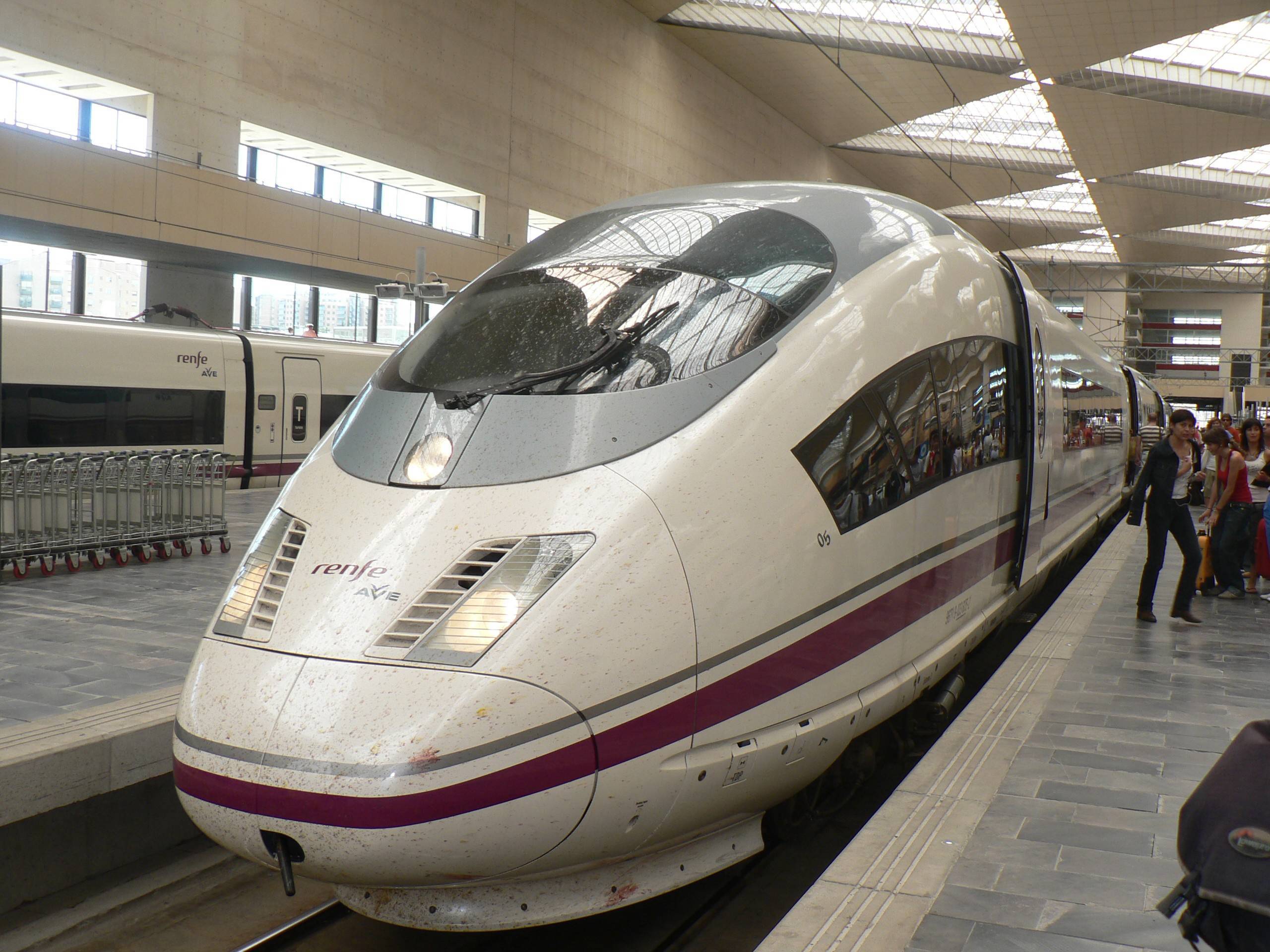 Renfe puts special trains from Zaragoza to Huesca for San Lorenzo: these are the schedules
