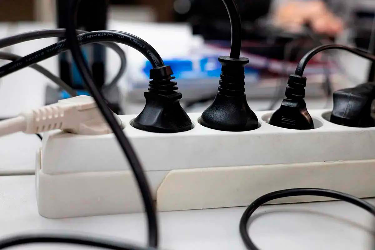 The light goes down this Sunday by 15.96% and will be at 32.39 euros/MWh