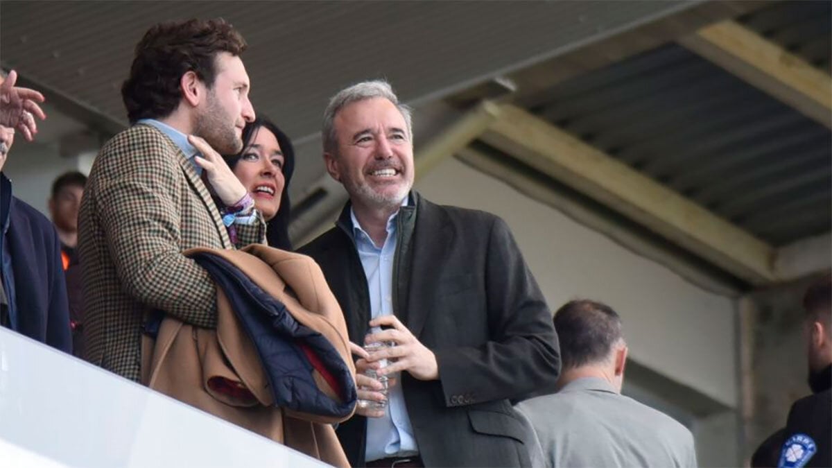 Isaac Claver, Lorena Orduna y Jorge Azcón en El Alcoraz. Foto: LaLiga.