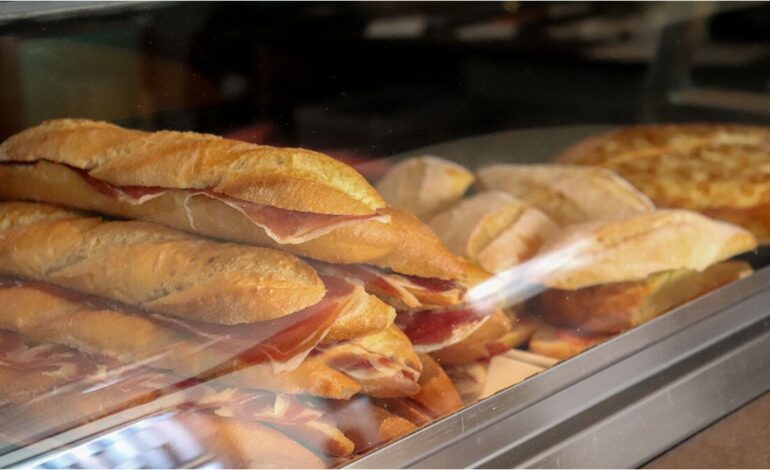 Everything you can eat (with prices) on the Parisian terrace of fashion in downtown Zaragoza