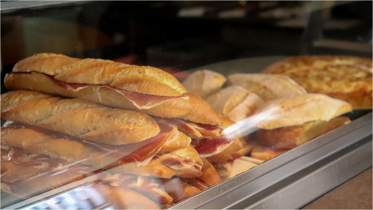 Everything you can eat (with prices) on the Parisian terrace of fashion in downtown Zaragoza