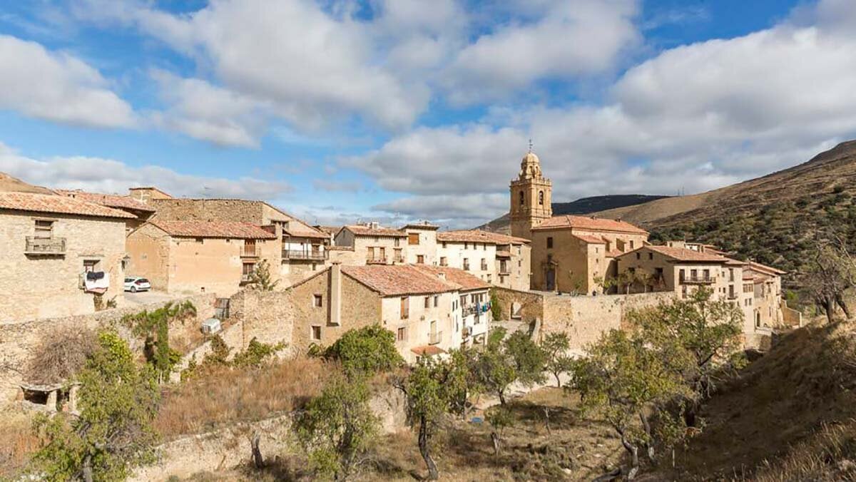 Neither Venice nor England: this town in Teruel received its European Medal from the hands of the very queen