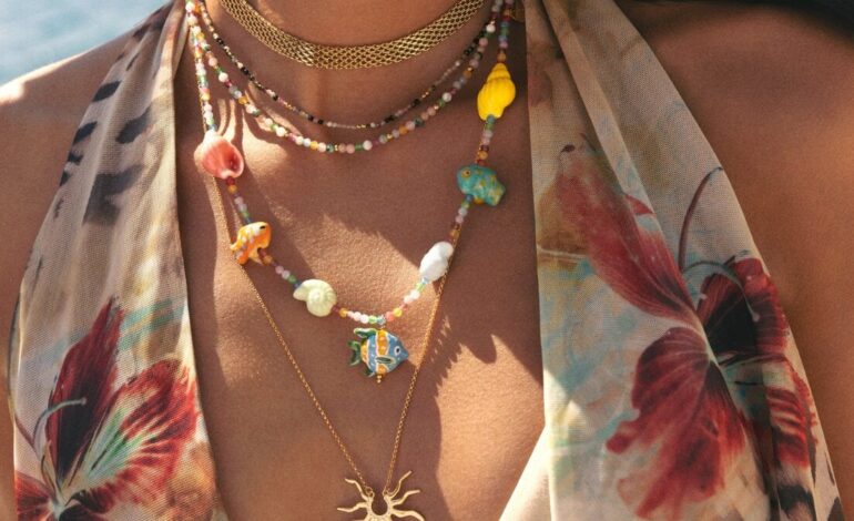Perfect to give away: the most summer collar of Singularu is of sales