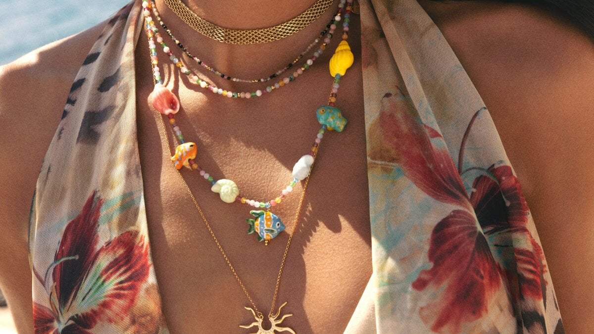 Perfect to give away: the most summer collar of Singularu is of sales