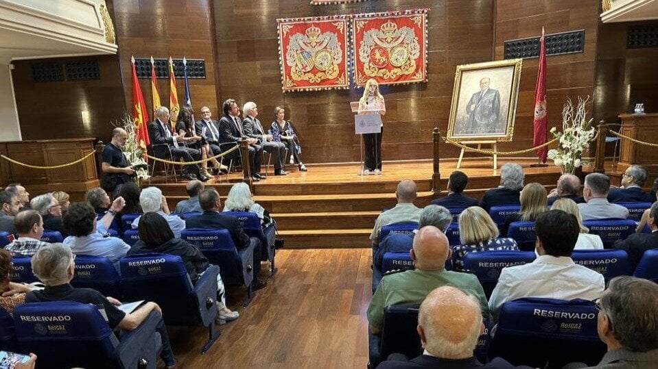 The Zaragoza Bar Association tributes Carlos Carnicer, national reference for the law