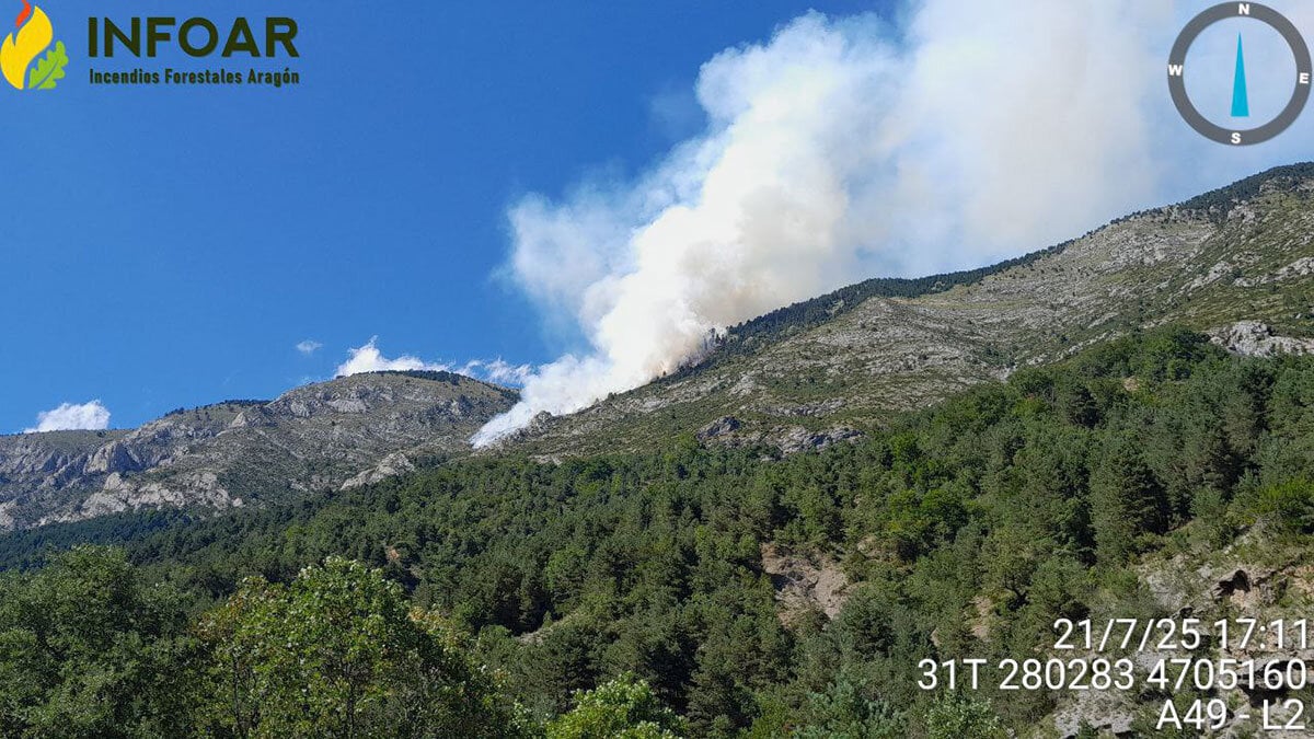 Declared a fire in an area of difficult access from Foradada del Tuscar (Huesca)