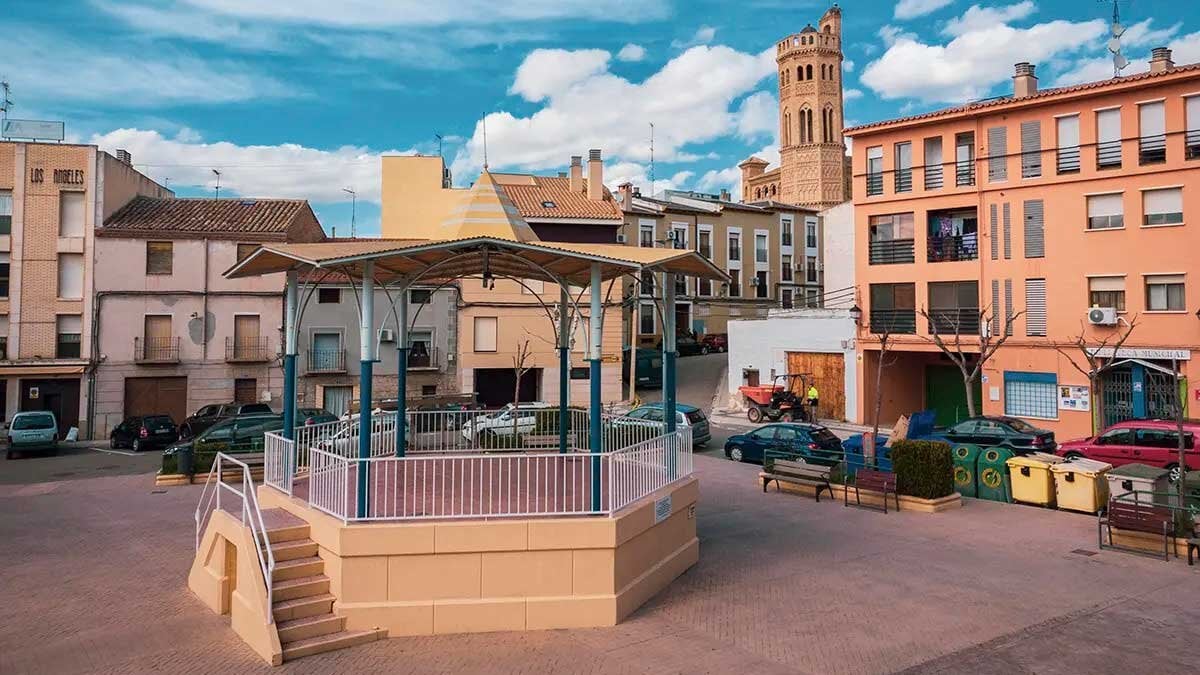 Plaza-Alhondiga-ayto-alagon