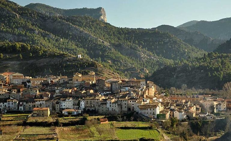 To refresh and eat well: the people of Teruel with natural pools and a restaurant with Sol Repsol