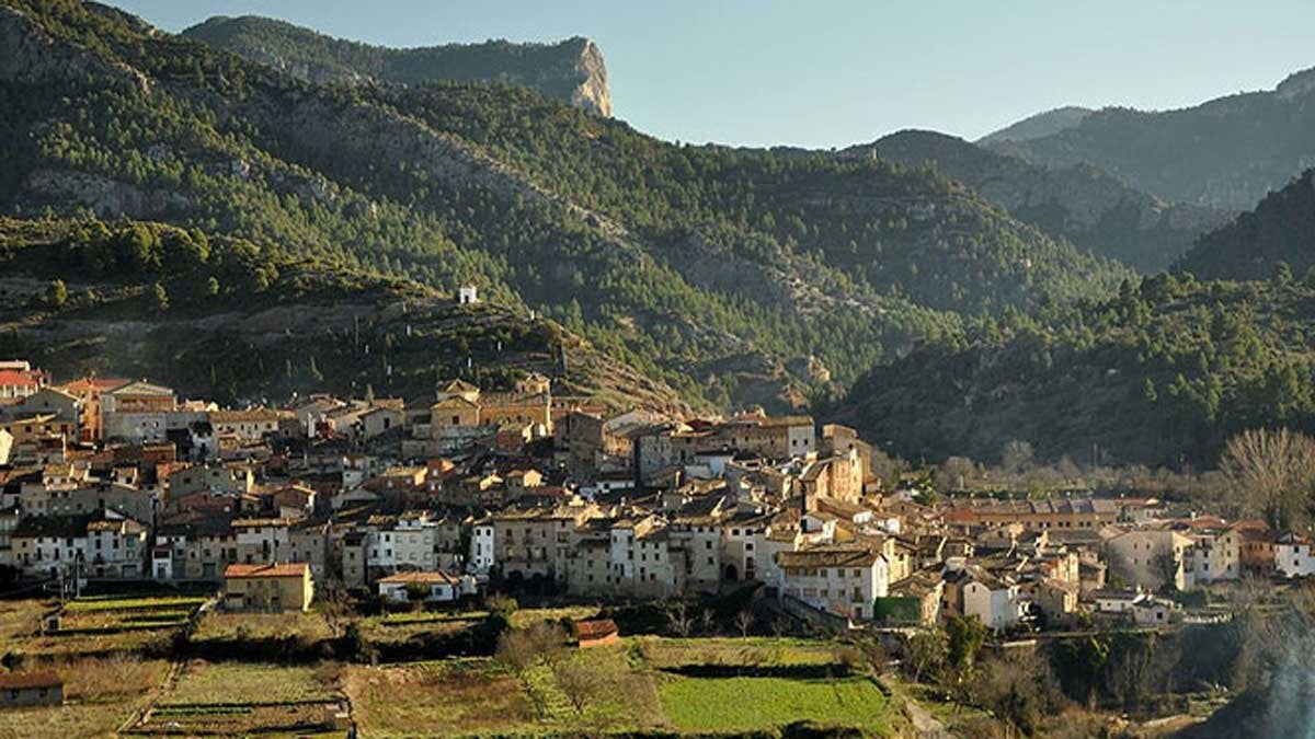 To refresh and eat well: the people of Teruel with natural pools and a restaurant with Sol Repsol