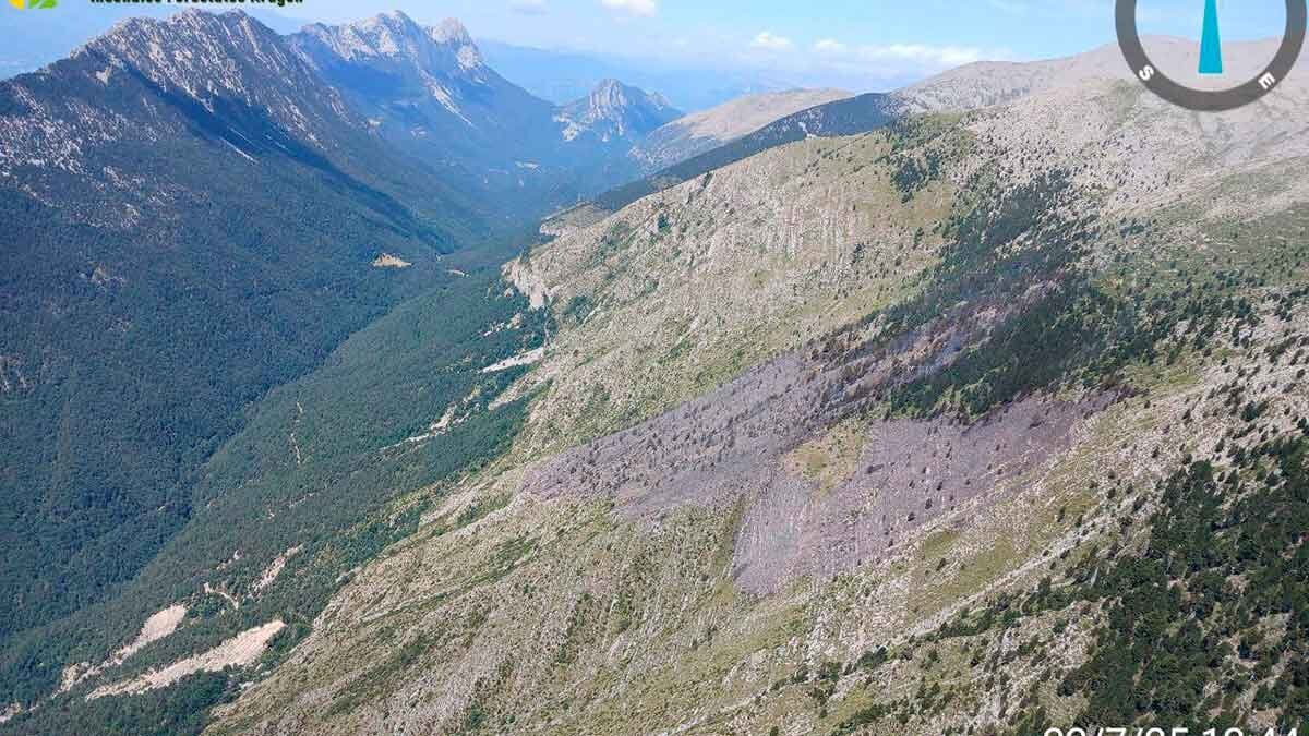 Stabilized the Foradada del Tuscar fire: abrupt land and an almost inaccessible area