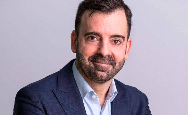 The Zaragoza writer David Lozano rises with the Cervantes Chico 2025 award