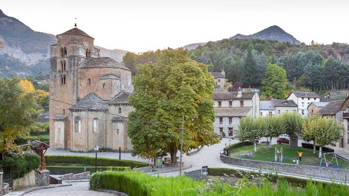This monastery of the Pyrenees was a princess home: the town of Huesca where the daughters of the first king of Aragon lived