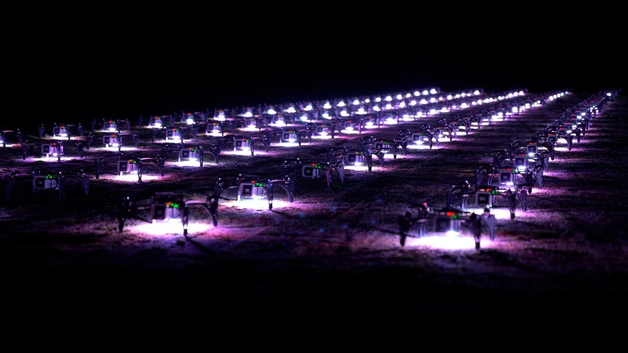The sky of Cuarte de Huerva is covered with drones to close the patron saint festivities of Santa Ana