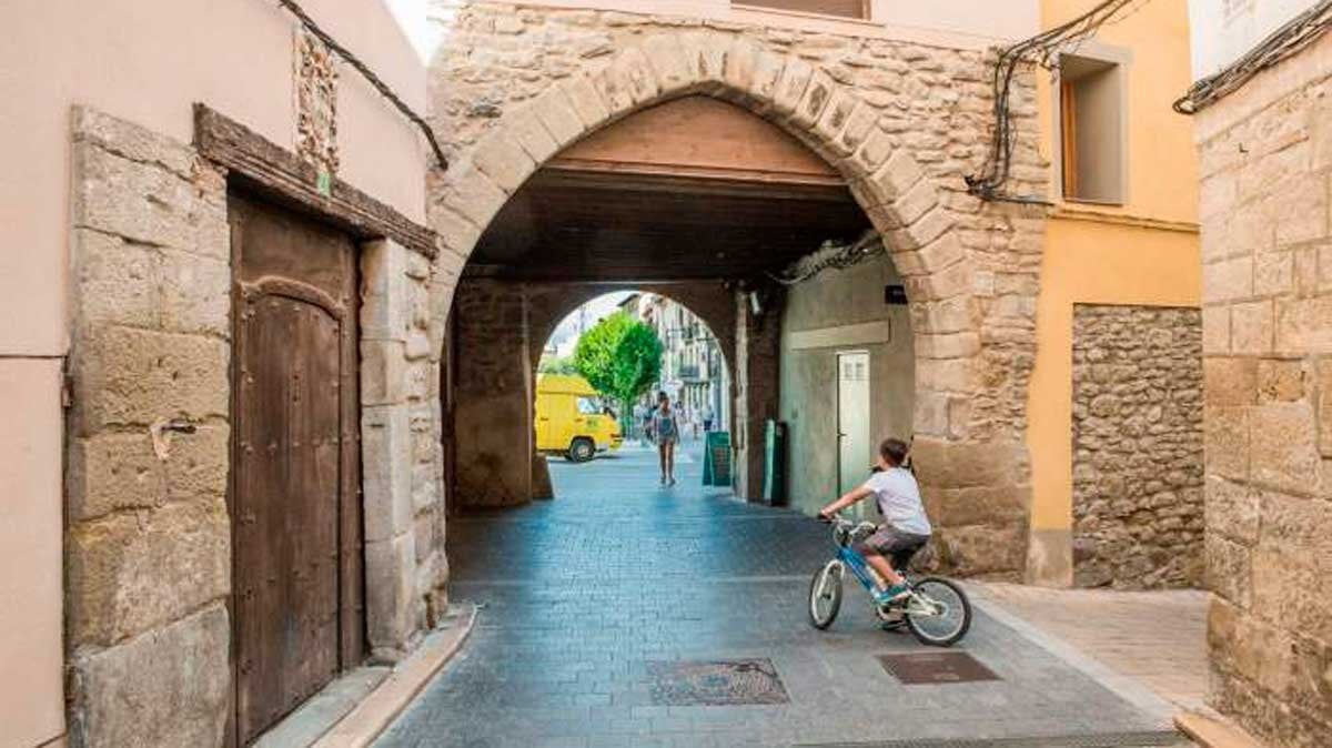 Graus-1--turismo-aragon