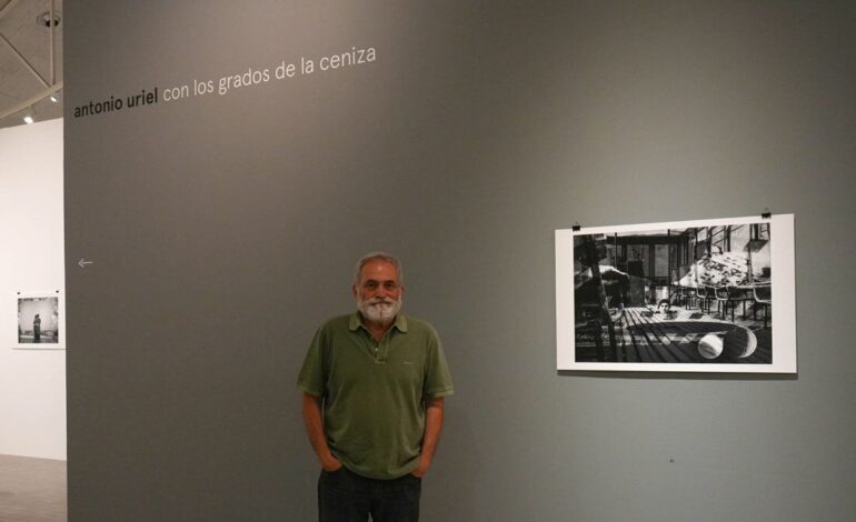 Antonio Uriel displays his gaze between negatives and montages in a new exhibition at the IAACC Pablo Serrano