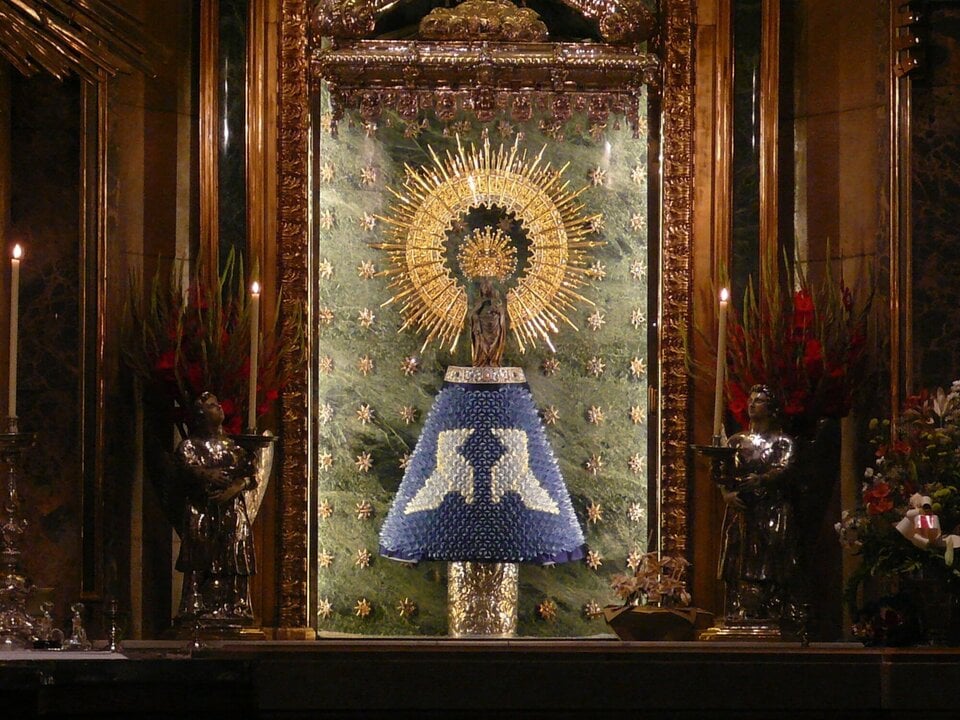 The Virgen del Pilar will wear her most special mantle this August 6: this is the reason