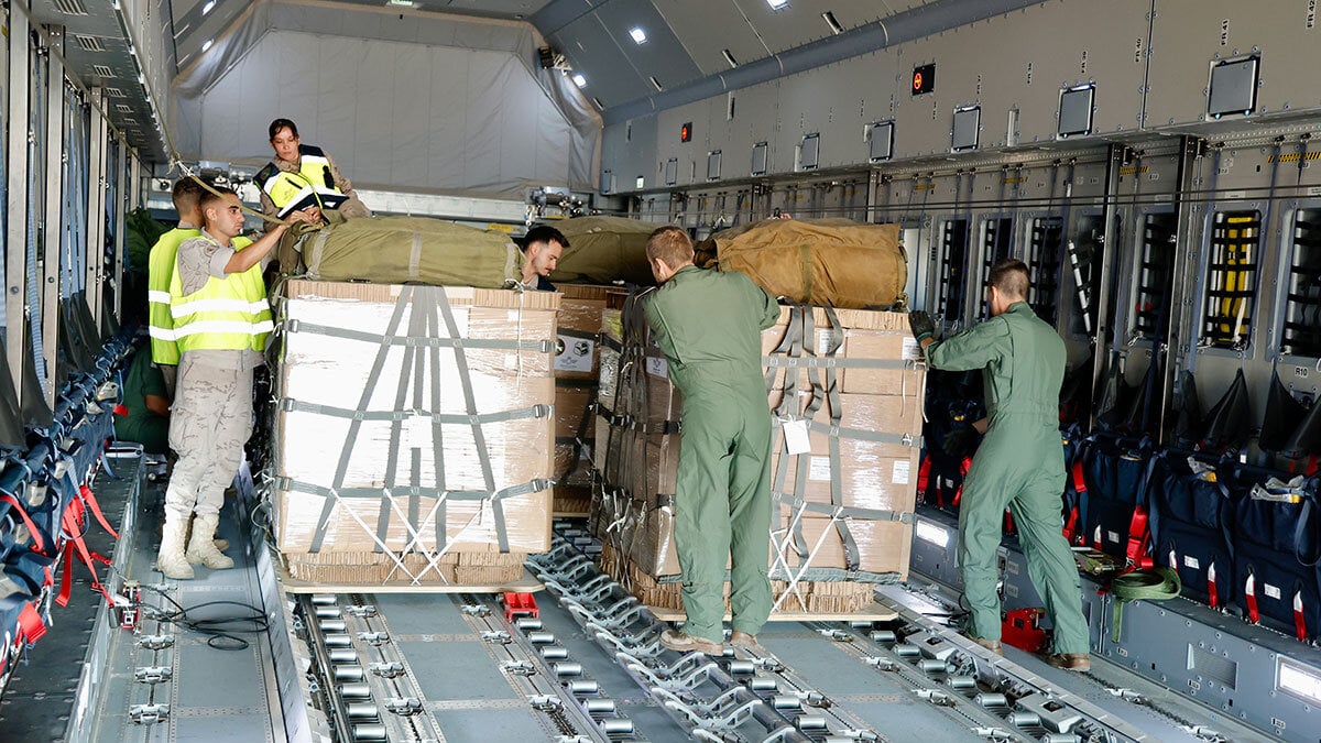 Part of Zaragoza the plane with twelve tons of humanitarian aid for Gaza