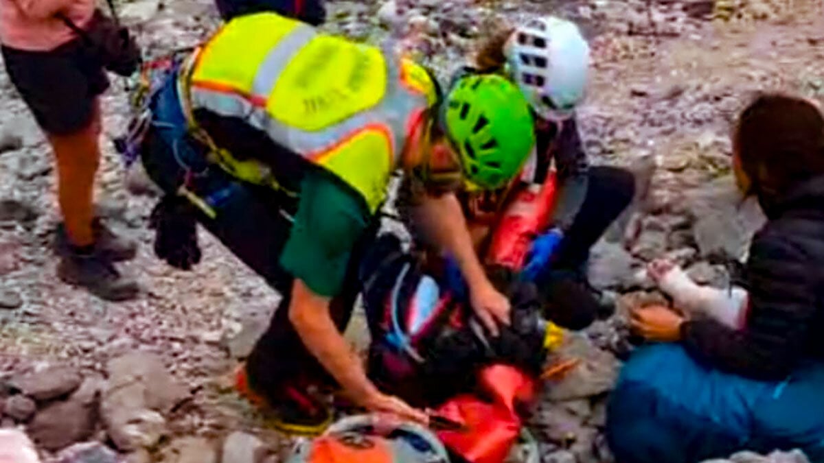 una montañera guipuzcoana de 48 años se fracturó el peroné en las inmediaciones de la Brecha de Rolando