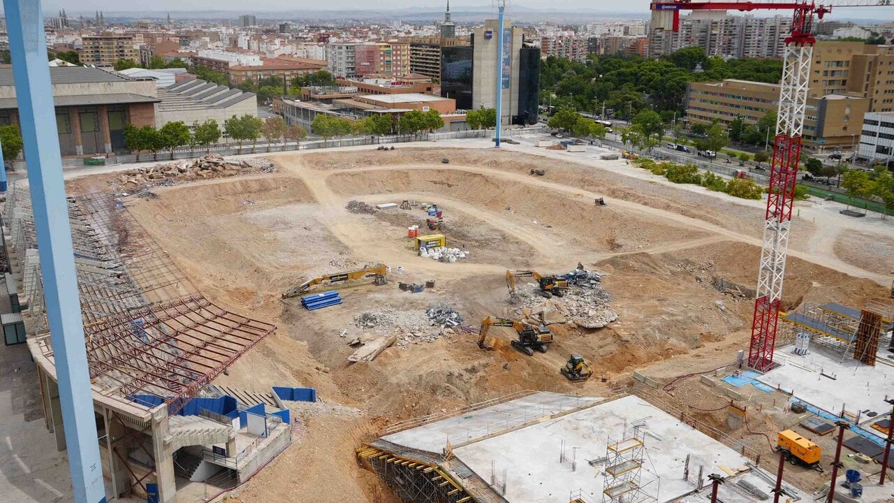 Romareda is almost history: debris makes their way to reconstruction