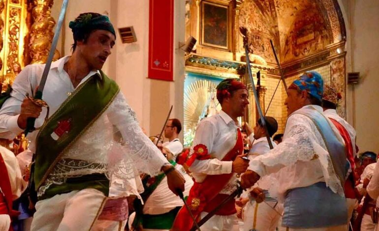 Huesca dancers excite on the big day of San Lorenzo