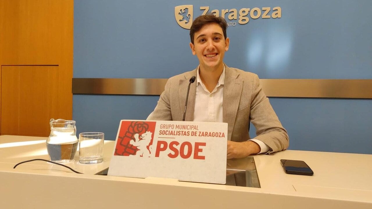 The PSOE denounces lack of equity and transparency in market and events licenses