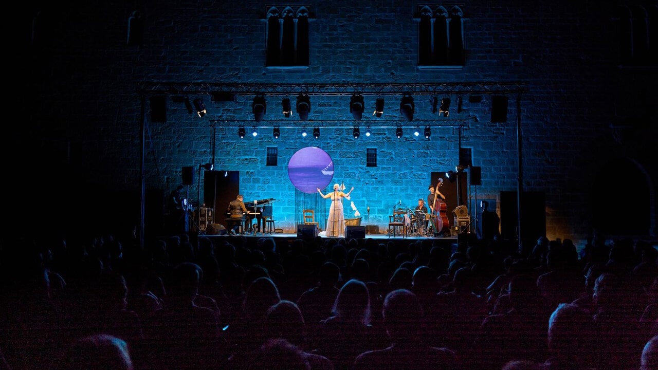 Celtic Music, eighties humor and Marisol Aznar: This Albalate bridge enjoys the castillos festival