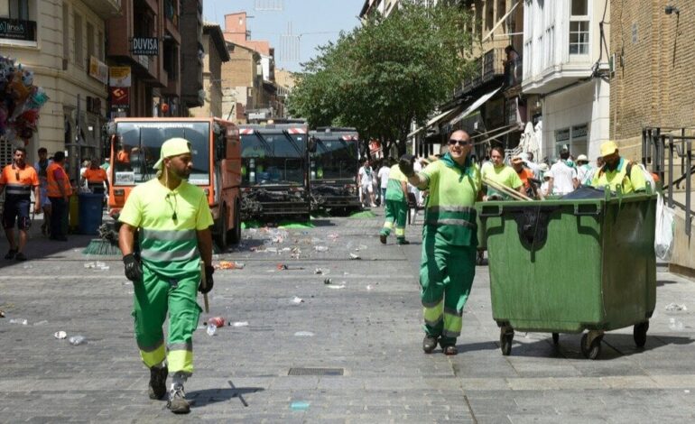 This is the dirtiest day in San Lorenzo so far: 73,880 kilos of garbage in streets and parks