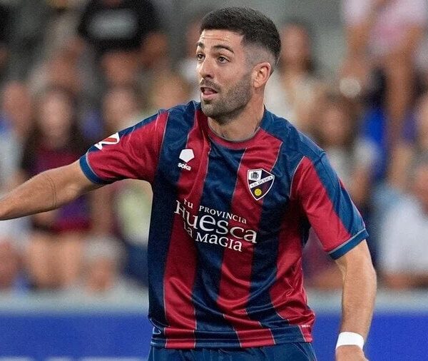 Iker Unzueta leaves the S.D. Huesca and signs by Lugo